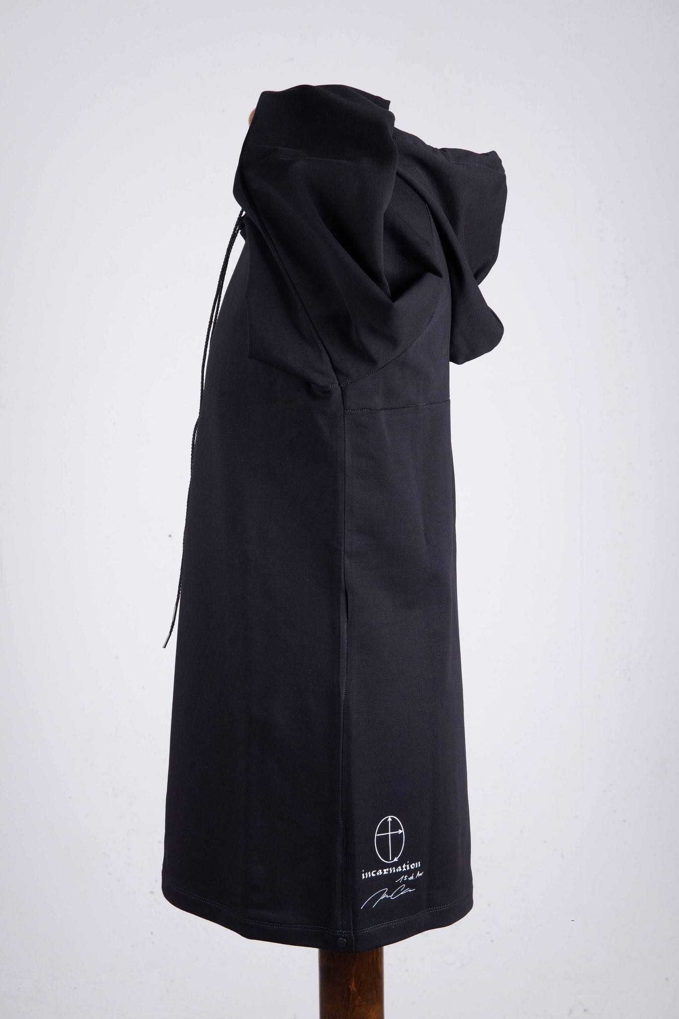 CUT & SAWN HOODED RAGLAN LONG SLEEVE