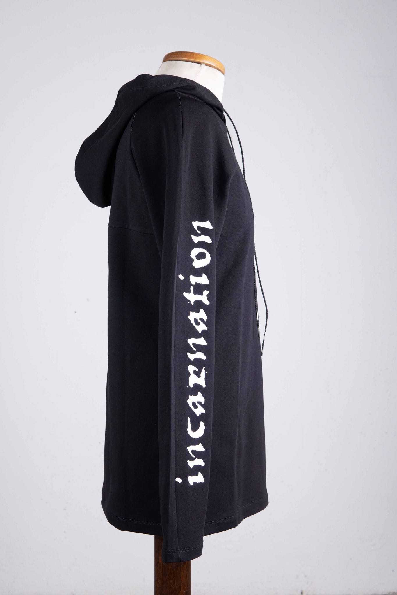 CUT & SAWN HOODED RAGLAN LONG SLEEVE