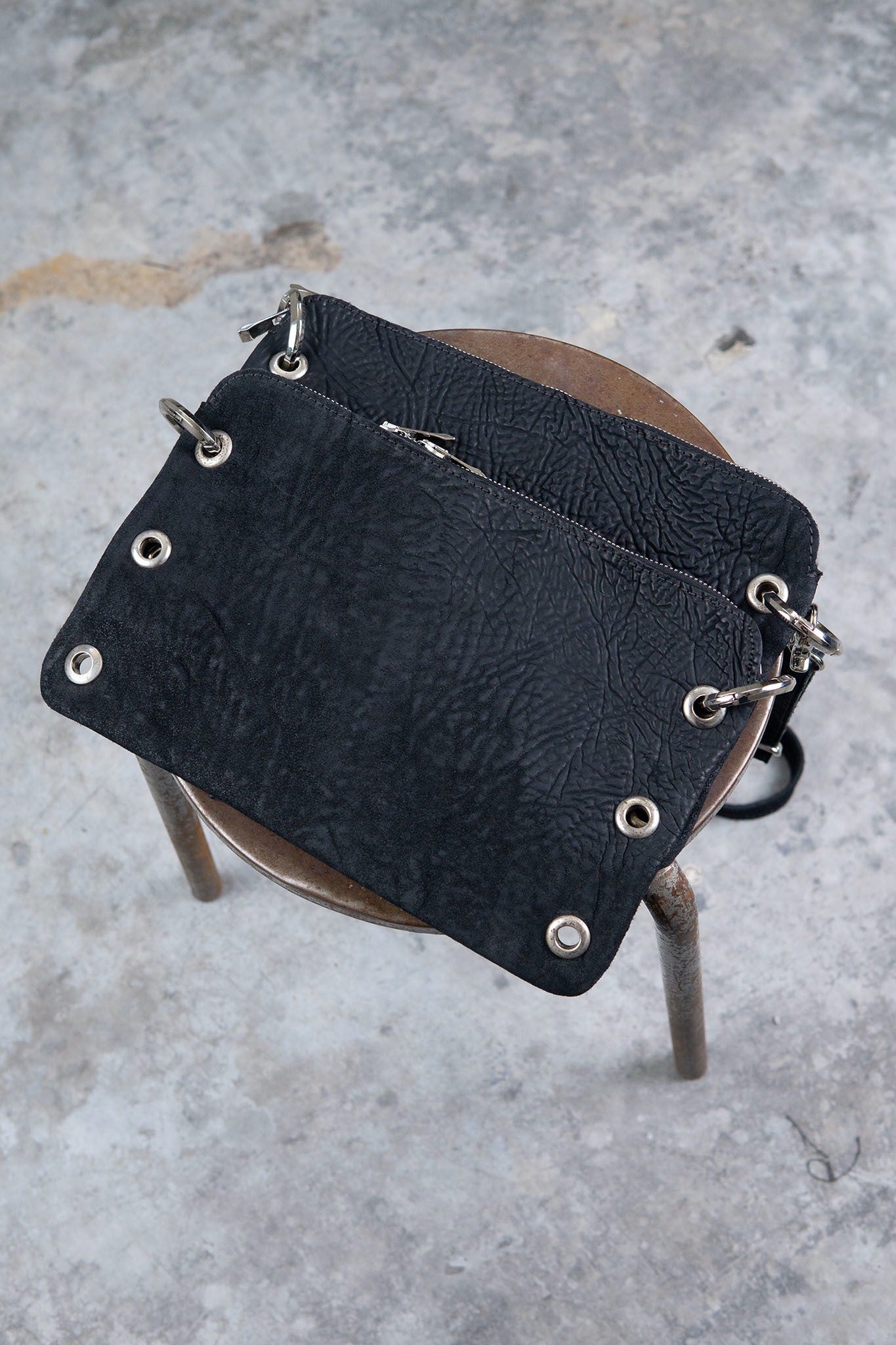 HORSE BUTT RG LEATHER SMALL BAG  RA-1