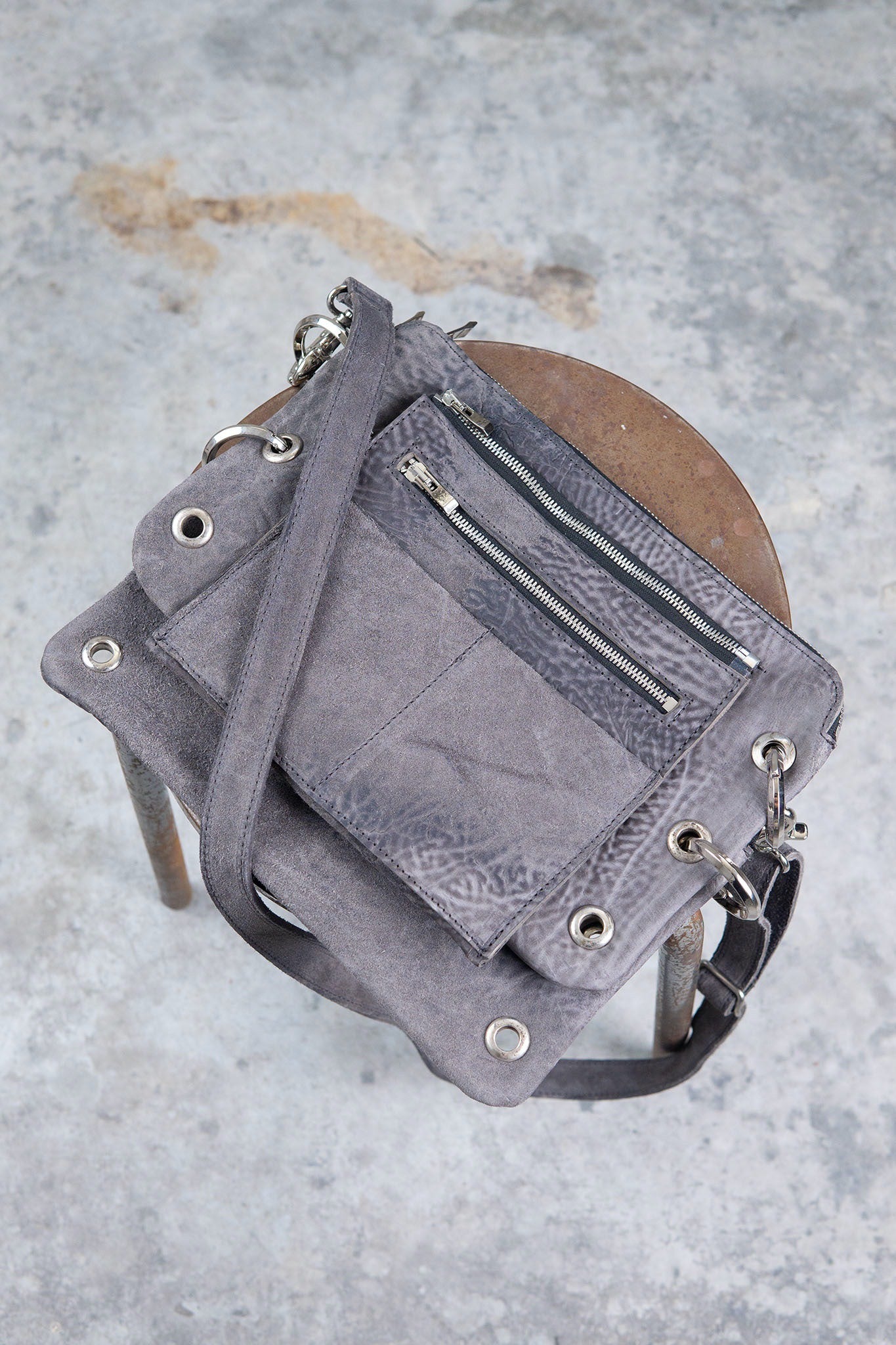 HORSE BUTT RG LEATHER SMALL BAG  RA-1