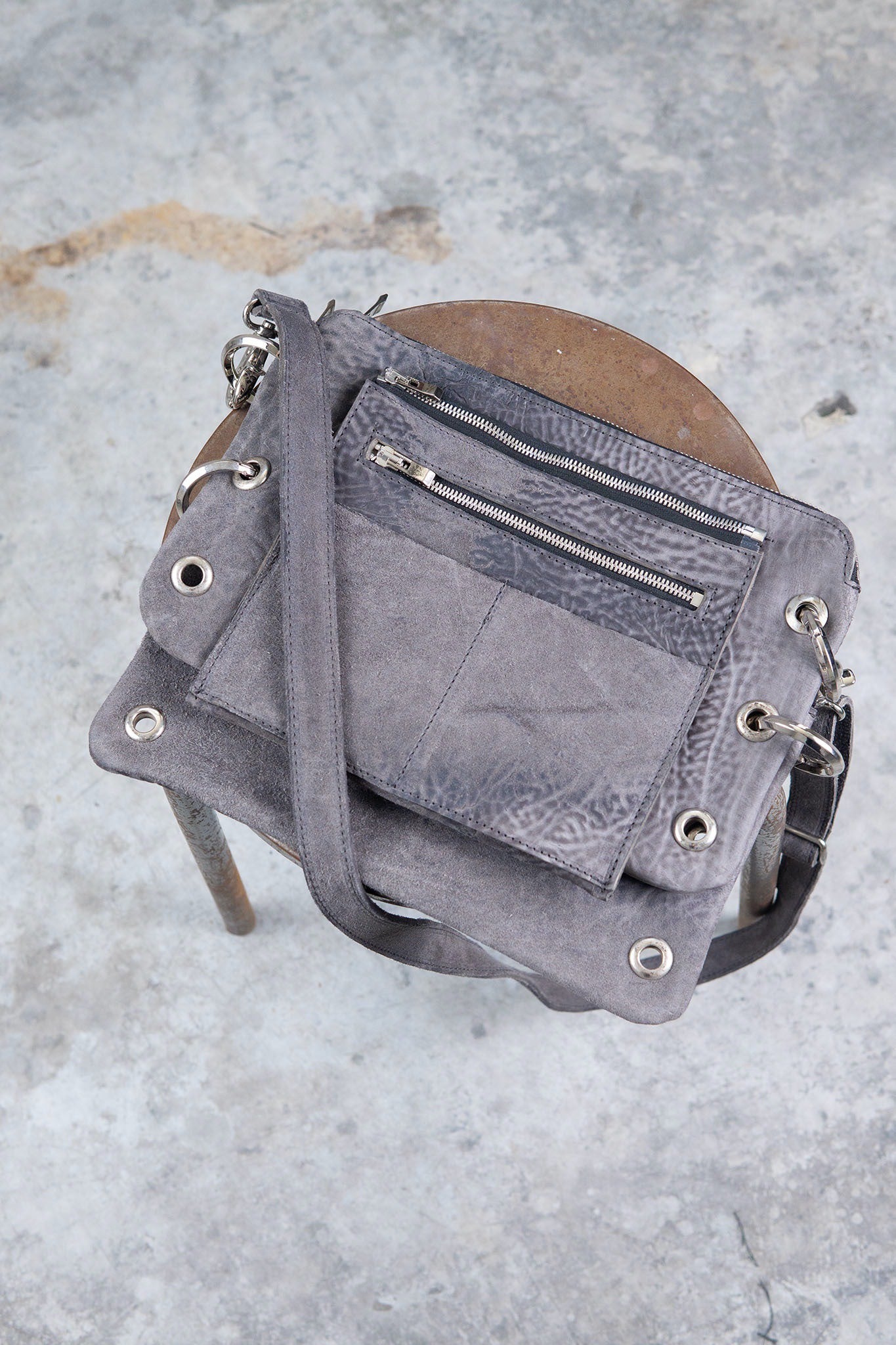 HORSE BUTT RG LEATHER SMALL BAG  RA-1