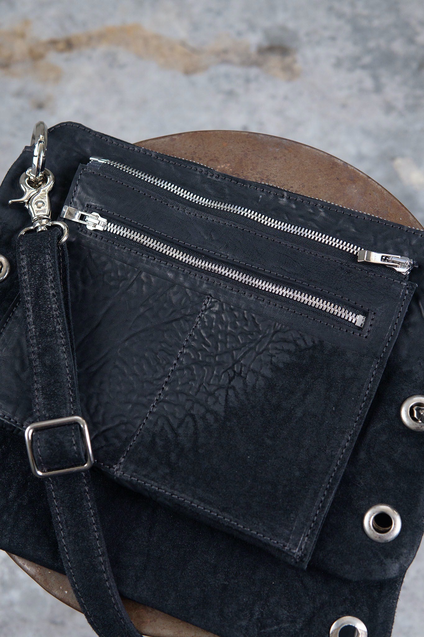 HORSE BUTT RG LEATHER SMALL BAG  RA-1