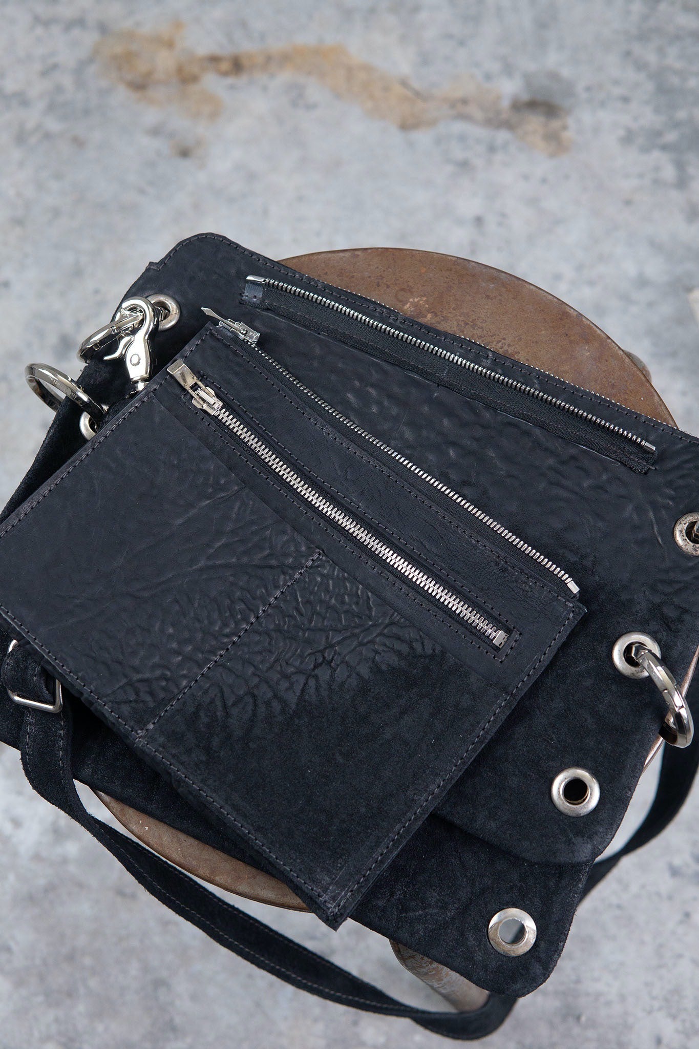 HORSE BUTT RG LEATHER SMALL BAG  RA-1