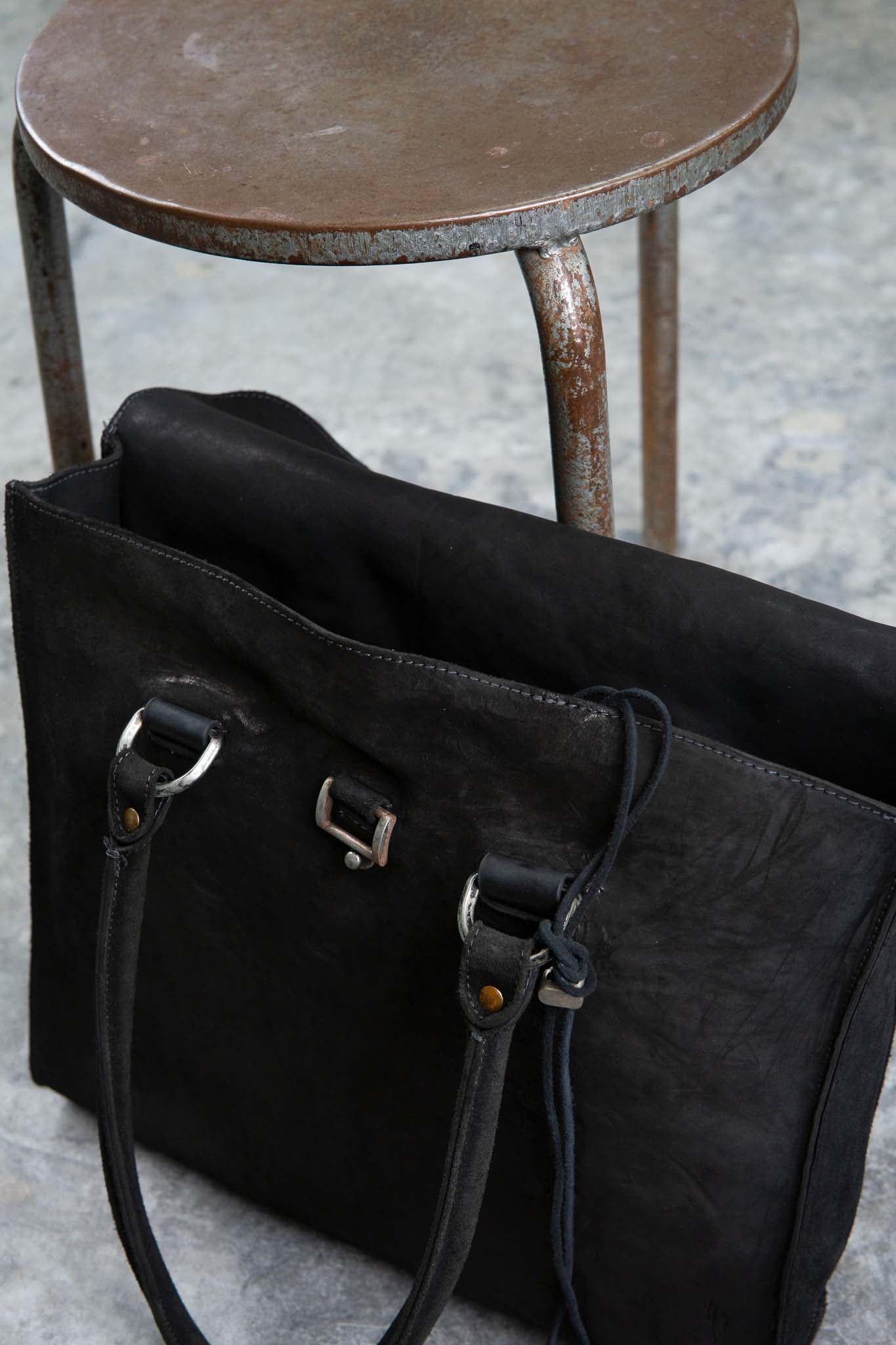 HORSE BUTT LEATHER BAG TOTO WB-3 UNLINED WITH MEDIUM PURSE PIECE DYED