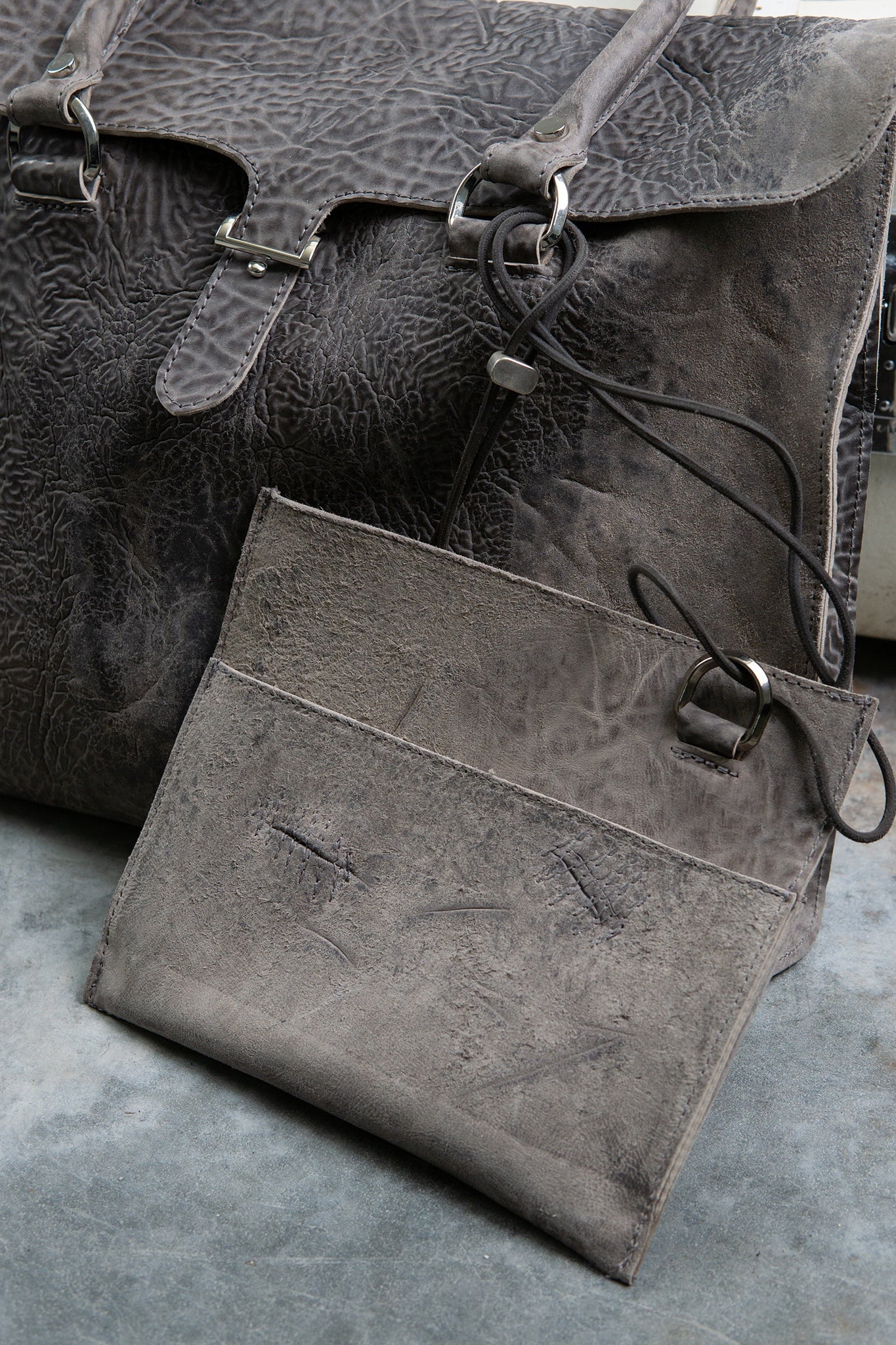 HORSE BUTT RG LEATHER BAG TOTO WB-3 UNLINED WITH MEDIUM PURSE