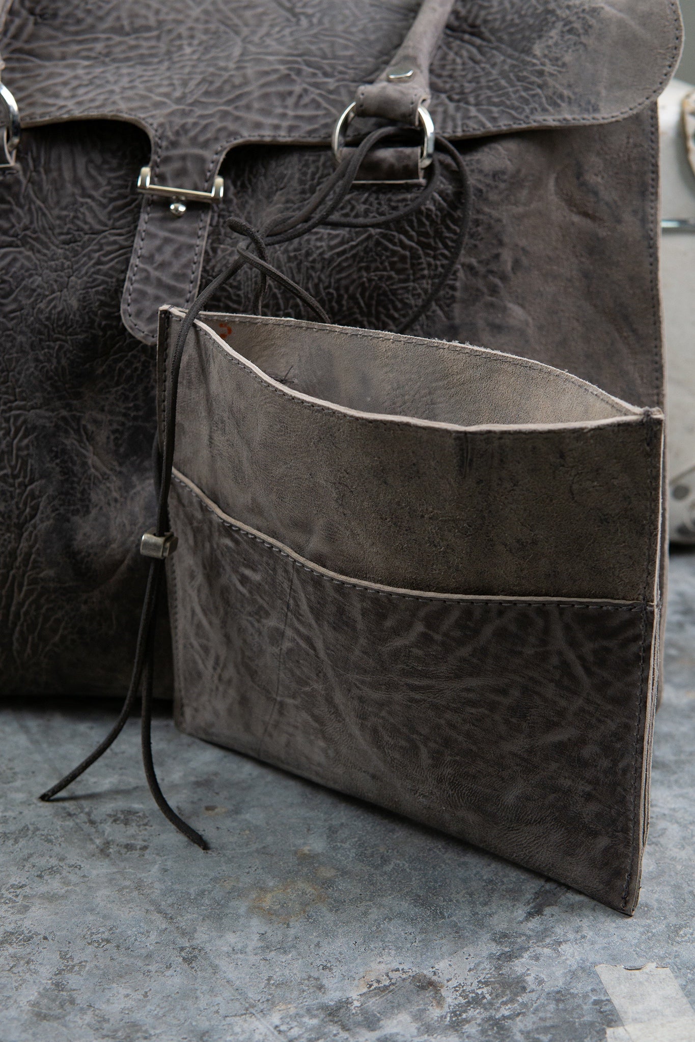 HORSE BUTT RG LEATHER BAG TOTO WB-3 UNLINED WITH MEDIUM PURSE